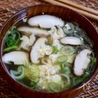 椎茸とふわふわ卵のスープ