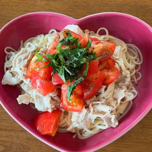 みわの作ってみた!投稿(豚しゃぶとトマトのレモン大葉そうめん)