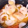生トマトの旨み爆発！ワンパンで作る【絶品クリームパスタ】の工程4