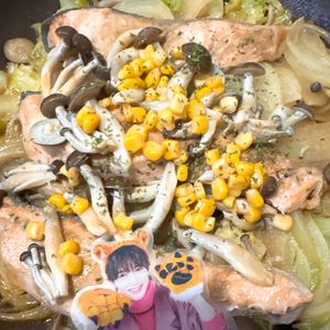 しめかずの作ってみた!投稿(フライパン1発で衝撃の旨さ!味噌バタコーンで鮭ちゃんちゃん)