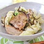 鶏肉とキャベツの塩コンブ炒め