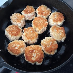 1446809の作ってみた!投稿(冷めてもふっくら柔らか！【はんぺんの照り焼きつくね】)