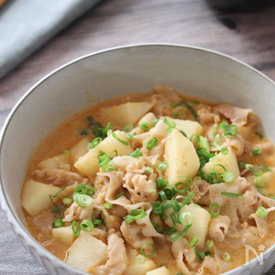 【豚と長芋の甘辛味噌煮】豚バラをさっぱり仕上げる10分煮物♪