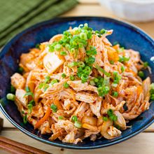 レンジで簡単鶏むねのキムチ和え