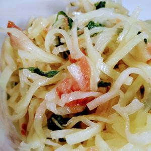 ゆみの作ってみた!投稿(【大根と大葉の梅肉和え】ごま油と塩で簡単味付け！箸休めに♪)