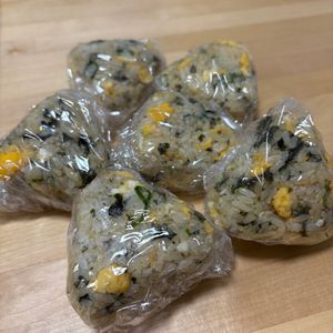 ぴの作ってみた!投稿(【のりたまおにぎり】おかわりが止まらないやみつき簡単レシピ♪)