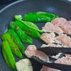 めんつゆでお手軽に✨夏野菜とささみの焼き浸し🍆の工程5