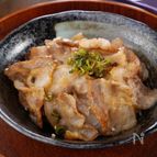 おひとり様から超簡単！焦がしねぎ塩ダレでがっつりスタミナ豚丼