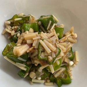 ひまわりの作ってみた!投稿(レンジで3分！【オクラとえのきのおかかぽん酢和え】腸活にも◎)