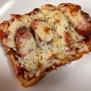 ゆっこの作ってみた!投稿(贅沢な美味しさ！ジョンソンヴィルの【ナポリタントースト】)