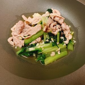 りんの作ってみた!投稿(残った汁でご飯3杯いける🤭🍚豚と小松菜の濃厚旨だし炒め✨)