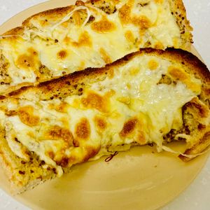 Kの作ってみた!投稿(【スパイシーチーズトースト】とろ〜りチーズと弾けるマスタード)