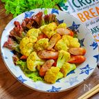 コクうま☆カリフラワーとウィンナーの味噌カレー炒め☆