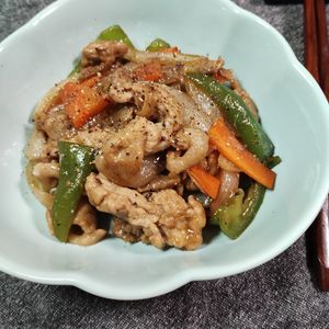 M＊Pの作ってみた!投稿(豚こま肉でトンテキ風炒め（ポイントはウスターソース）)