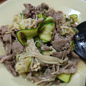 myakiの作ってみた!投稿(牛肉とひらひらズッキーニの甘辛炒め)