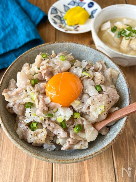【絶賛される、ねぎ塩豚カルビ丼】男子受け抜群/簡単/丼レシピ