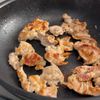 【混ぜてかけるだけ】やみつきよだれ豚なすの工程2