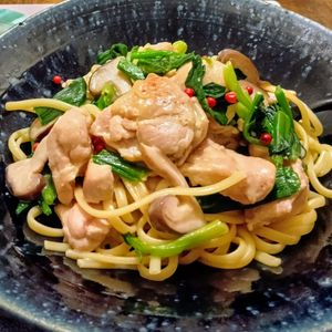 まもの作ってみた!投稿(濃厚クリーミー♡牛乳で作る鶏肉とほうれん草のクリームパスタ)