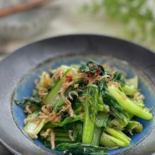 5分で簡単♪しらすと小松菜の和風ペペロンチーノ炒め