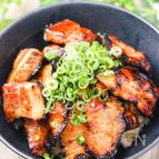 中毒性あり！！男が大好きな史上最高の炙り焼き豚丼