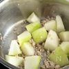 【冬瓜の鶏そぼろ煮】15分で旨味たっぷり腸活レシピの工程2