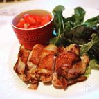 パリッとチキンソテー、フレッシュトマトソース添え