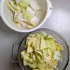 えびと白菜の塩あんかけ焼きそば｜とろ〜り熱々♪ワンパンで簡単の工程1