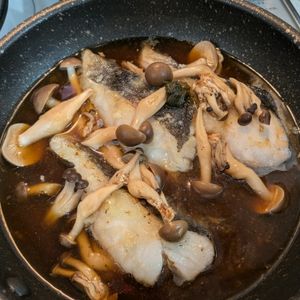 れいかの作ってみた!投稿(食欲そそる【たらのきのこたっぷり甘酢あんかけ】ワンパンで簡単)
