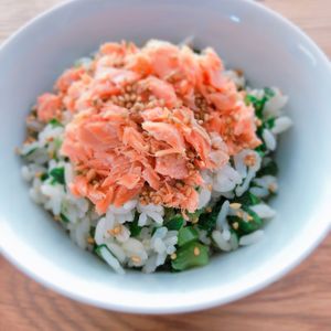 ミルクの作ってみた!投稿(鮭のせ大根めし)