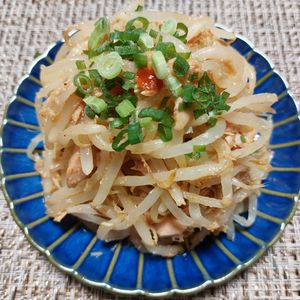 よっこの作ってみた!投稿(レンジ調理で簡単！旨辛~☆ツナもやし和え☆)