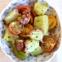 タコとミニトマトとじゃがいものバジルソース