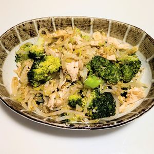 ごんべすの作ってみた!投稿(【ささみブロッコリーもやしの油淋だれ和え】副菜におつまみに)