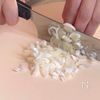 コスパ抜群✨お家で本格的◎満足感たっぷり【豚こま麻婆もやし】の工程1