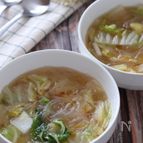 お肉なしでも大満足な食べるスープ♡白菜と春雨の中華スープ