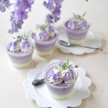 藤の花のミルクプリン(ブルーベリージャムで簡単)
