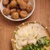 【業務スーパー】激安肉だんごで作るチーズナポリタンの下準備