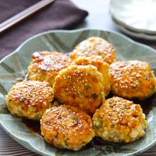 【ふわふわチキンバーグ照り焼きソース】絹揚げ入りで冷めても◎