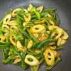 かなてぃの作ってみた!投稿(食材2つで簡単【ピーマンとちくわのカレー炒め】お弁当に◎)