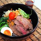 ガッツリ食べるビビン麺！