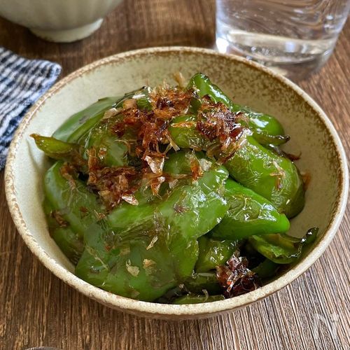 ちぎって焼くだけでご飯がすすむ!「ピーマンの簡単おかか炒め」