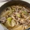 全部入れてほったらかし！おかずになる【キャベツ豚汁】の工程2