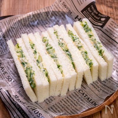 辛子が効いてるきゅうりのサンドイッチ