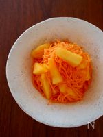 【柿のキャロットラペ】作り置きにもおすすめ！秋の彩り副菜
