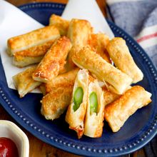 【餃子の皮で☆アスパラチーズ春巻き】皮パリッ♪おつまみおやつ