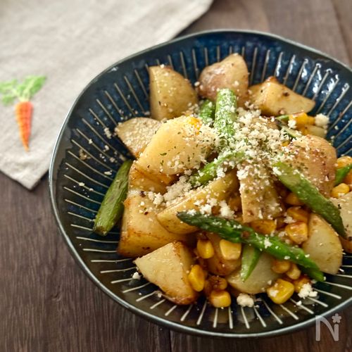 春野菜の簡単副菜！《新じゃがとアスパラのにんにくバター炒め》