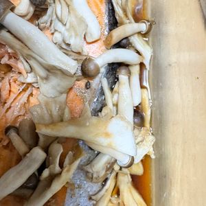 まいの作ってみた!投稿(レンジで5分！【鮭ときのこのガリバタ醤油】絶品♩ご飯すすむ味)