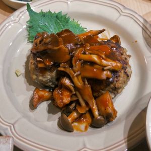 ぽっちの作ってみた!投稿(ふっくら香ばし！コクうま【和風デミハンバーグ】)