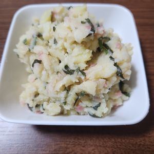 とももの作ってみた!投稿(白だし使いでハマる味♡紅生姜入り和風ポテサラ)