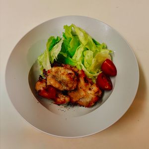りんの作ってみた!投稿(疲れた体に♡お肉柔らか旨味アップ！鶏モモ肉の塩麹焼き)