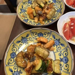 Hikeyの作ってみた!投稿(【鮭と夏野菜のサクじゅわ照り焼き】ごはんがすすむ絶品レシピ)